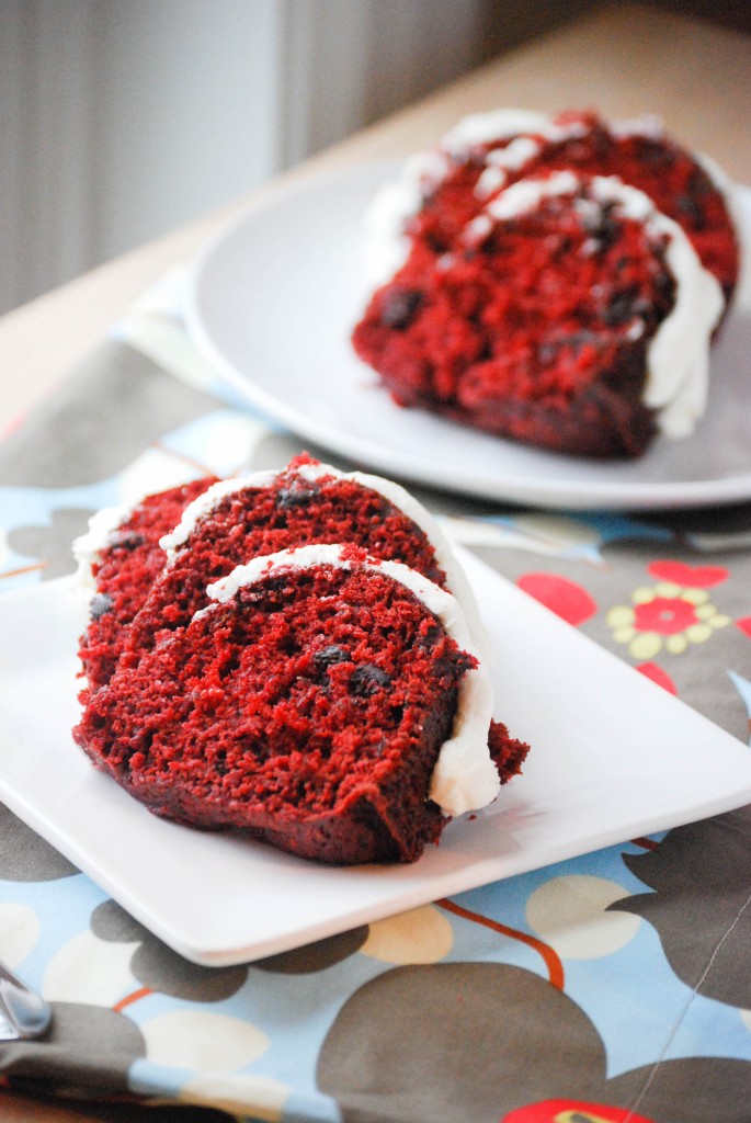 Red Velvet Bundt Cake (3 of 5)