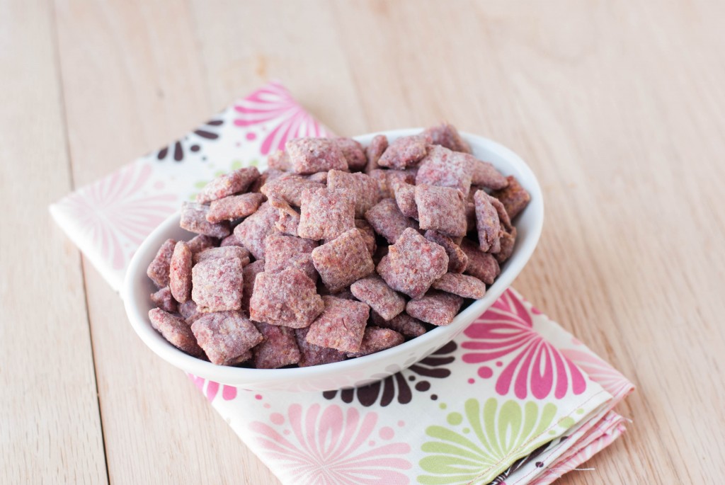 Red Velvet Chex Mix (2 of 4)