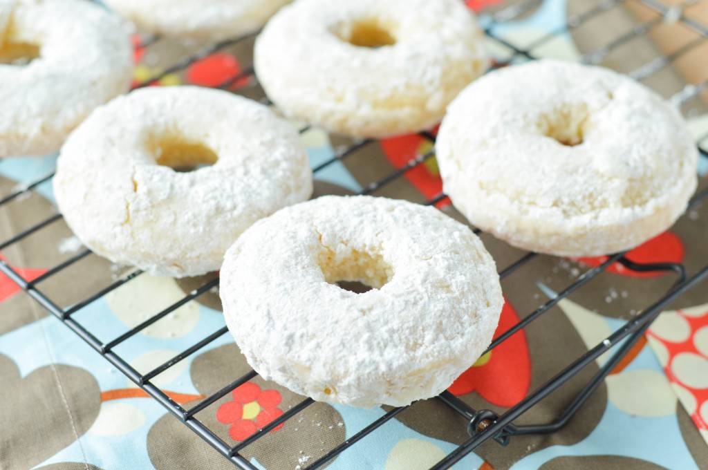 powdered donuts (8 of 10)