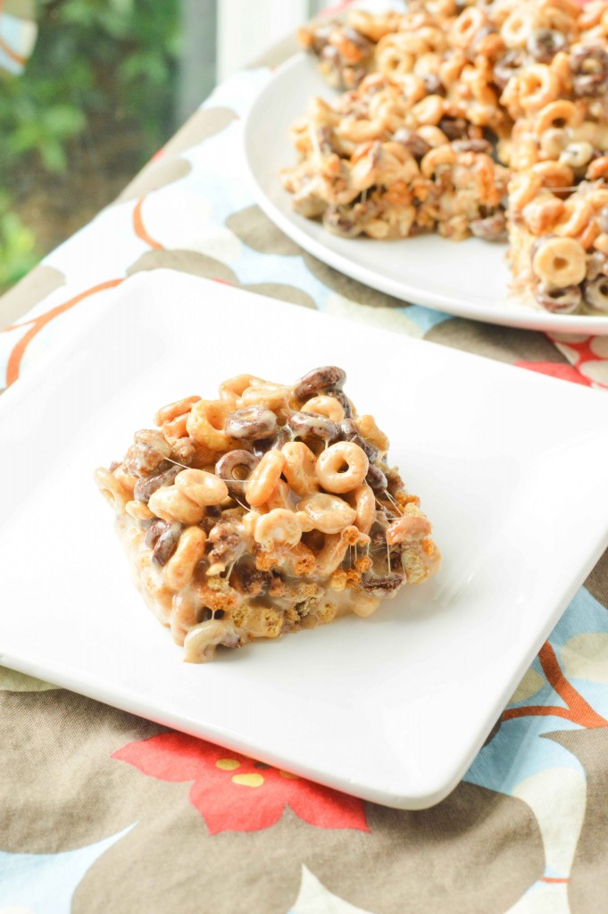 Chocolate Peanut Butter Cheerios Treats {Macaroni and Cheesecake} 