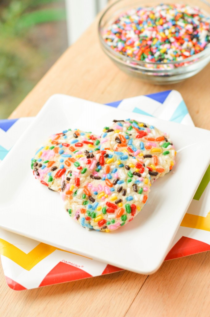 Sprinkle Sugar Cookies {Macaroni and Cheesecake}