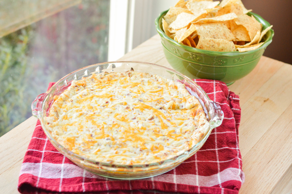 Cheesy Bacon & Ranch Dip {Macaroni and Cheesecake} 