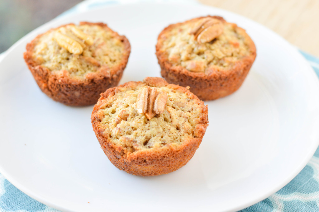 Pecan Pie Muffins {Macaroni and Cheesecake} 