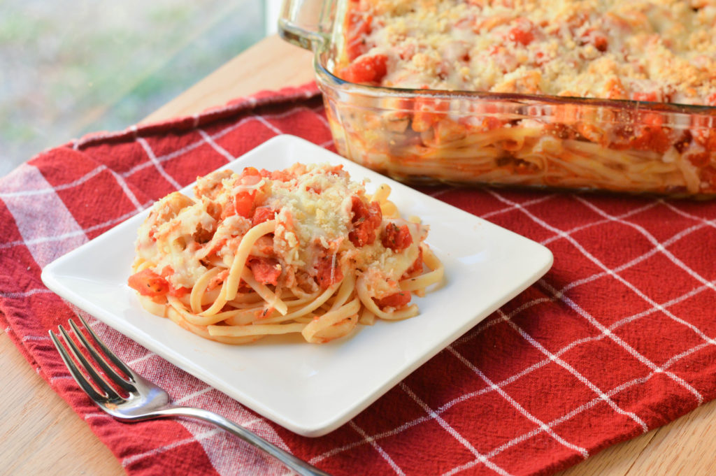 Chicken Parmesan Pasta Bake {Macaroni and Cheesecake} 