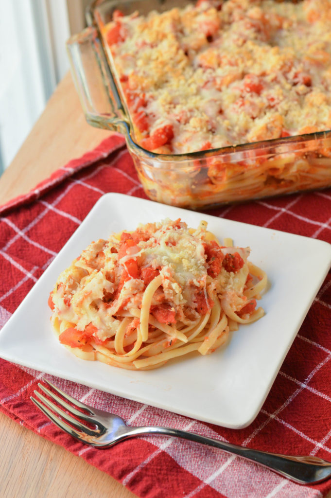 Chicken Parmesan Pasta Bake {Macaroni and Cheesecake} 