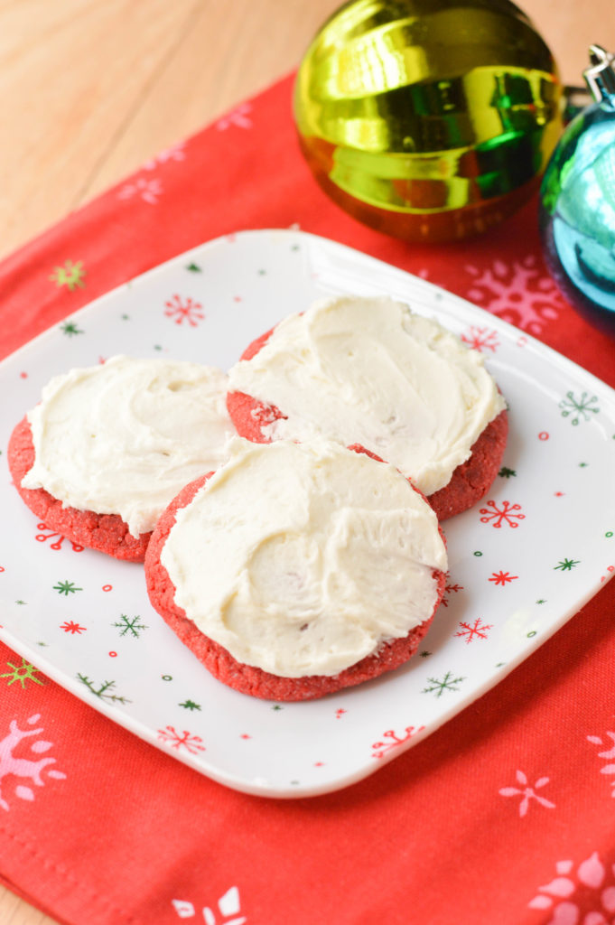 Red Velvet Sugar Cookies {Macaroni and Cheesecake}