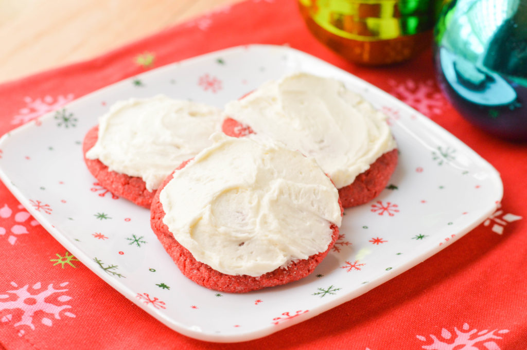 Red Velvet Sugar Cookies {Macaroni and Cheesecake}