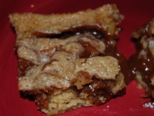 Caramel Apple Kiss Blondies