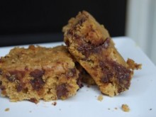 Peanut Butter Chocolate Chip Blondies