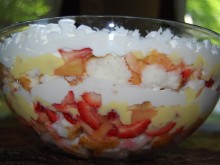 Angel Food Cake Trifle