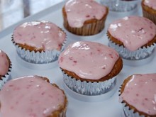Fresh Strawberry Cupcakes w/Strawberry Cream Cheese Frosting