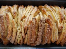 Pull Apart Cinnamon Sugar Bread