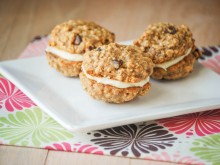 Banana Bread Whoopie Pies