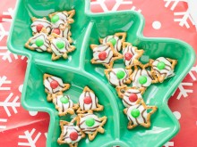 Christmas Kiss Pretzel Candy