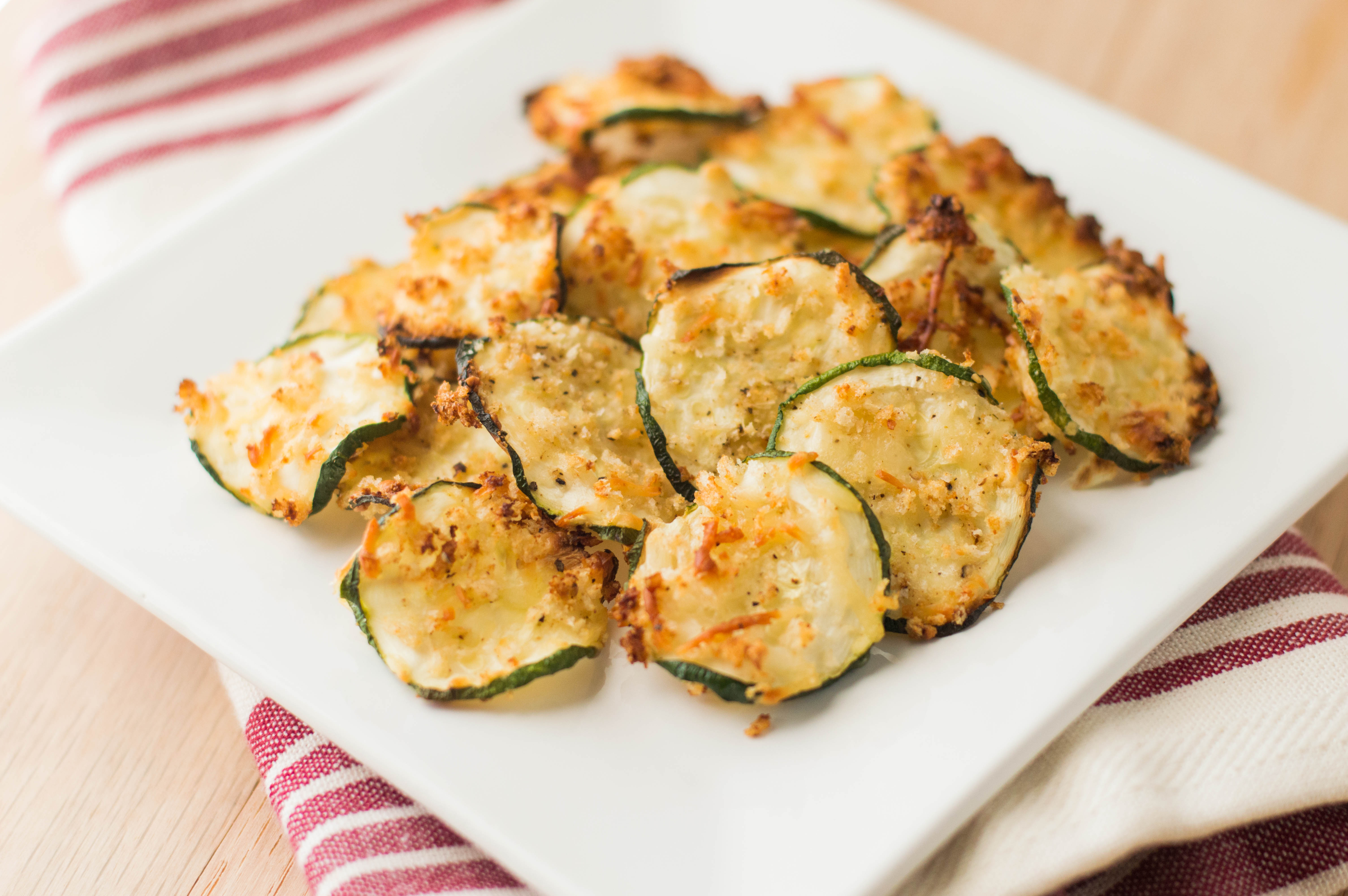 Печеные кабачки. Zucchini Chips. Чипсы из цукини. Чипсы из цукини в духовке. Кабачки в духовке.