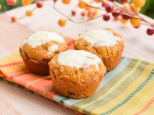 Copycat Pumpkin Cream Cheese Muffins