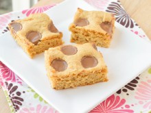 Reese Cup Blondies