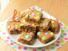 Peanut Butter Gooey M&M Bars